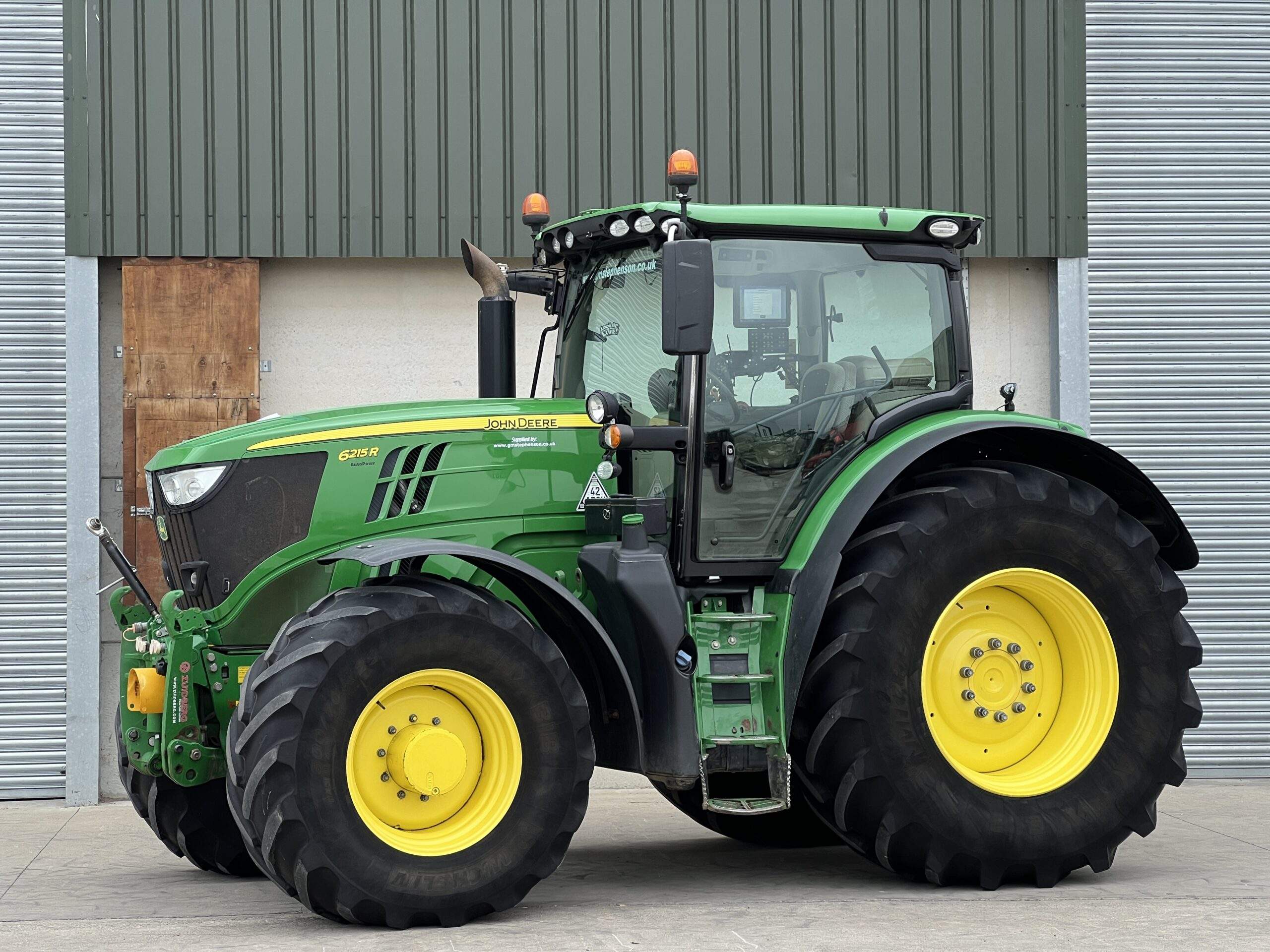 JOHN DEERE 6215R